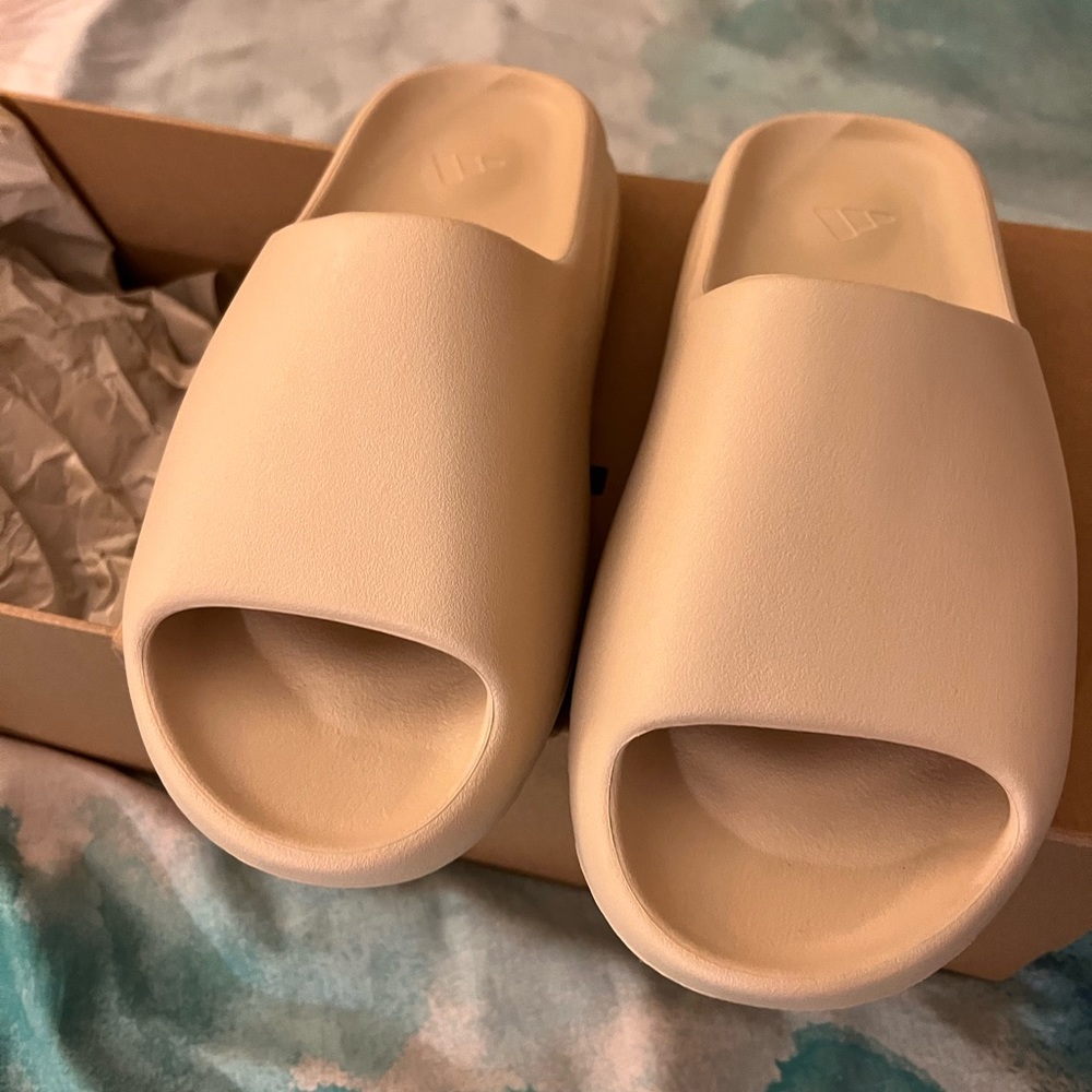 🚫SOLD🚫 Yeezy “Bone” Slides